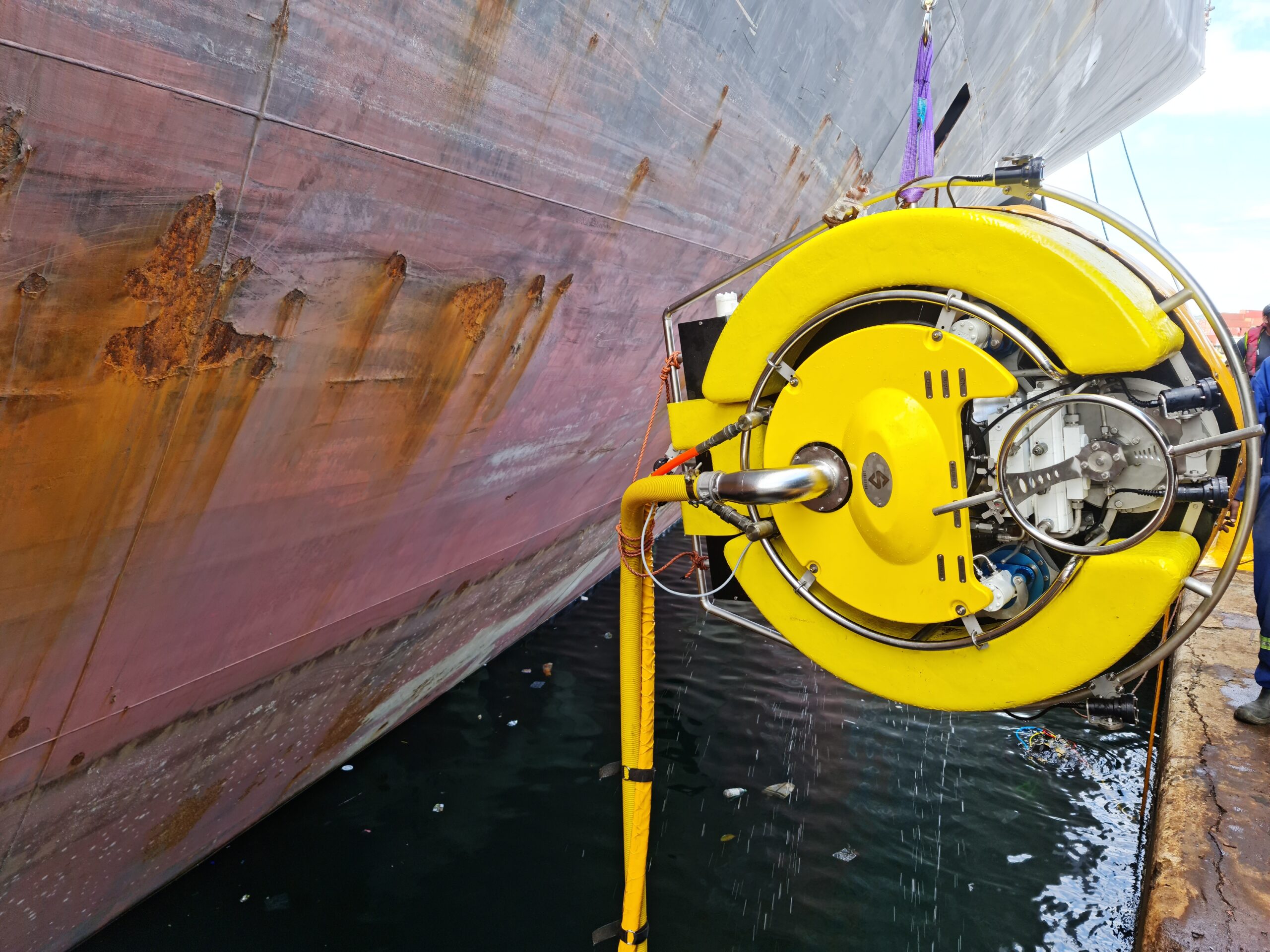 the-importance-of-regular-hull-cleaning-for-ship-efficiency